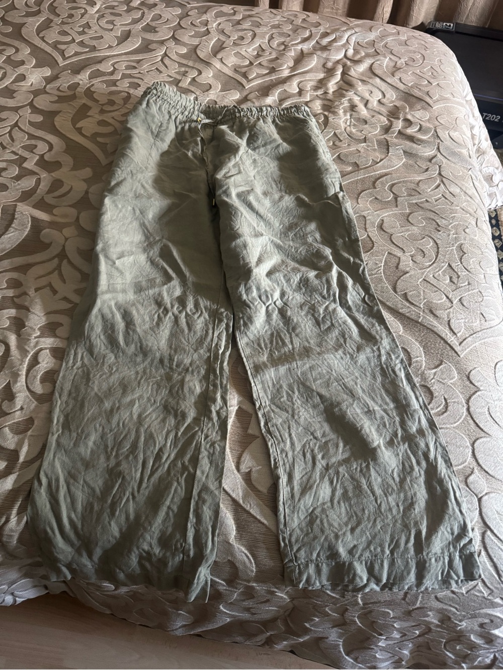 Ellen Tracy Light Olive Green Wide-Leg linen pants